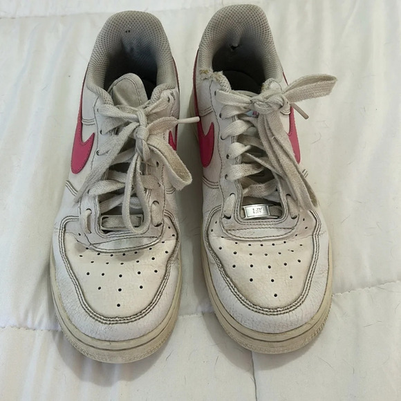 Nike Air Force one low top sneakers size 4 white pink - Picture 2 of 7